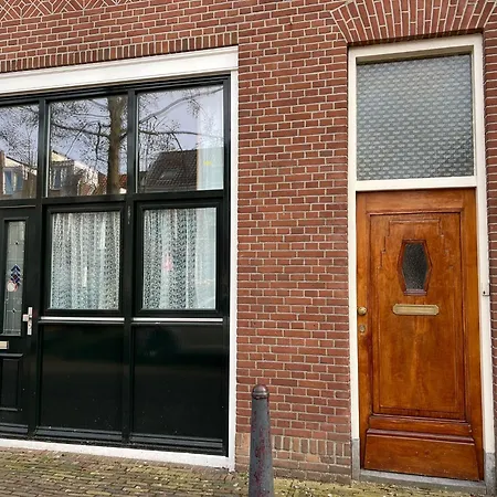 Achterom Oda ve Kahvaltı Delft